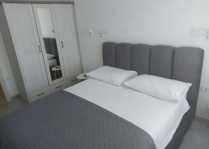 皮耶罗公寓酒店