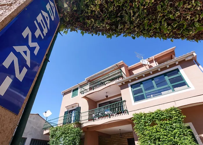 皮耶罗公寓酒店 * 扎达尔